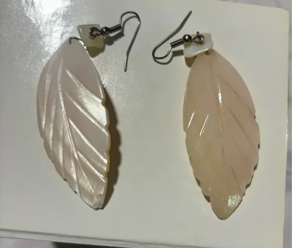Brinco Madrepérola Folha