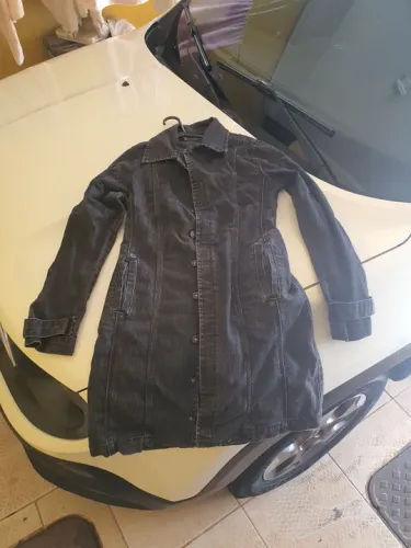 Sobretudo feminino jeans Tam. P (Troco por carregador Samsung 25W preto / Aceito cartão)