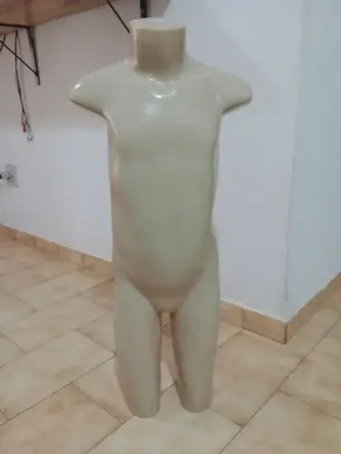 Manequim infantil meio corpo 