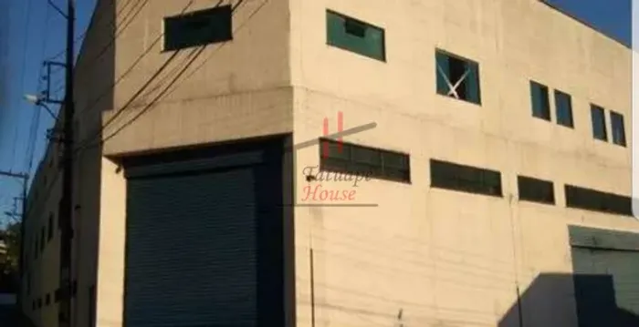 Galpão Zona Leste com 2.426 metros