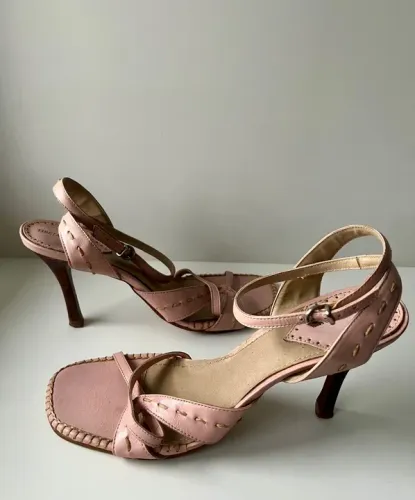 Sandália couro rosa claro