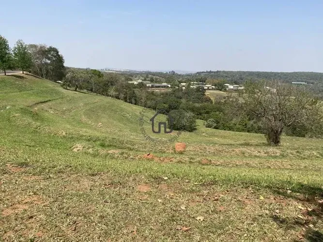 Terreno à venda no Condomínio Quinta da Baroneza II em Bragança Paulista.