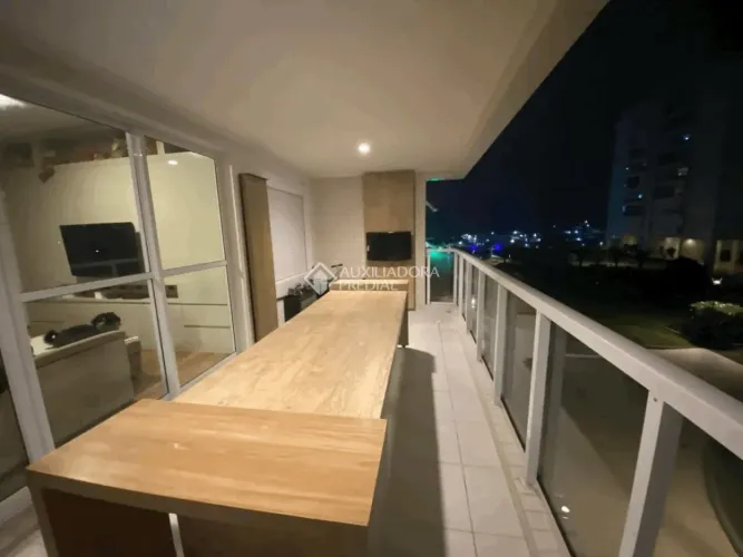 Apartamento de 3 dormitórios 137m2 privativos 2 vagas de garagem no bairro Serraria