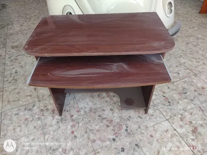 Rack para computador, em Mdf, varios, bom estado. E outros.