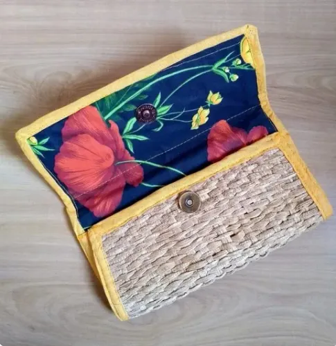 Carteira/ bolsa de mão de palha