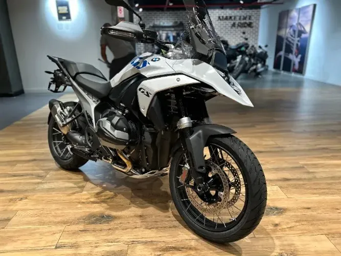 BMW R 1300 GS PLUS 2025 - TECNOLOGIA, CONFORTO E PERFORMANCE EM ALTO NÍVEL
