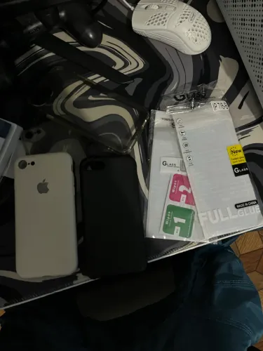 4 capinha e 2 pelicula fosca de IPhone SE, 7 e 8