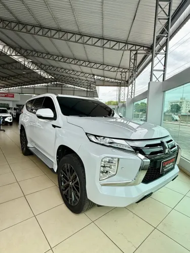 Pajero Legend Black 2024