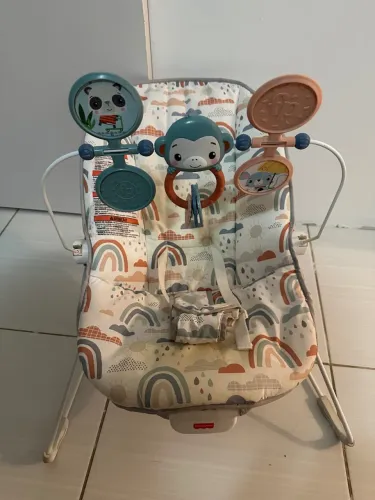 Vendo cadeira de balanço vibratório