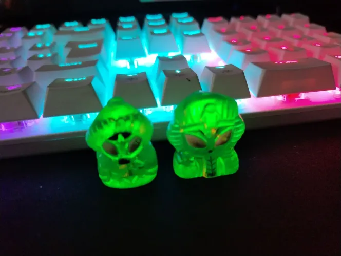 Bonecos de ETs luminosos para crianças do coca cola