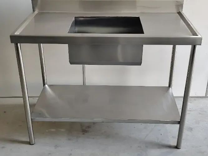 Pia Inox 1,10m com bojo central e tampo chapa 22