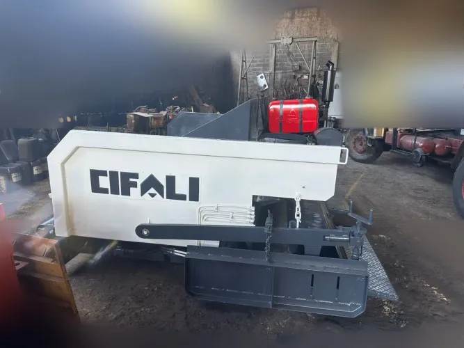 Vibro acabadora de Asfalto CIFALI VDA206