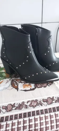 Bota Vizzano cano curto- nunca usada. 