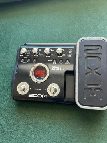 Pedaleira multi efeitos guitarra Zoom g2.1u