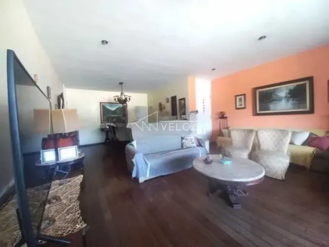 Apartamento - / Residencial / Laranjeiras