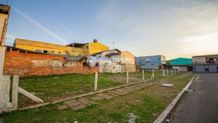 Terreno à venda em Sarandi com 319 m² - Oportunidade para construção!