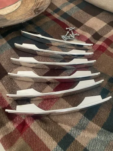 Kit de puxadores de porta de armário ou gaveta.