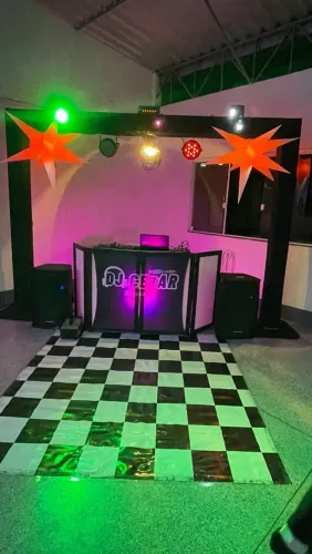 Som,Iluminação,Fumaça,Dj's,Luz Cênica,Treliça de Alumínio,Pista de Dança Xadrez,etc.