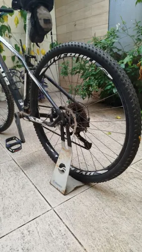 Suporte GIANT de chão para Bicicleta