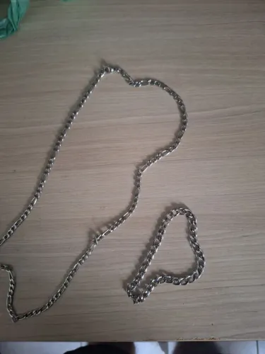 Corrente + Pulseira de aço ( muito pouco usado)