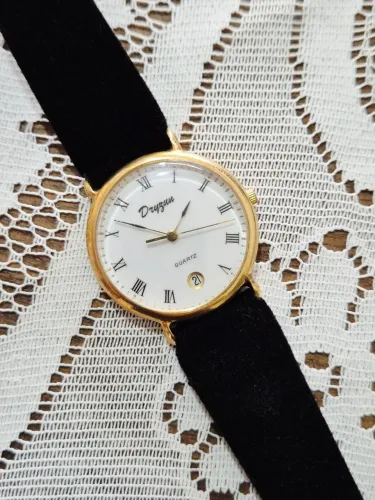 Relógio Dryzun swiss Vintage com Pulseira de Veludo