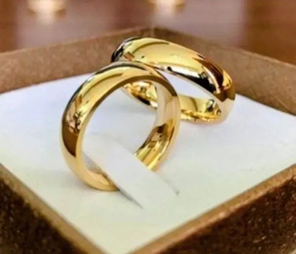 Par de Alianças Lisas moeda antiga.