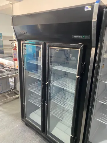 NZ. Cervejeira 2 portas de vidro com desembaçador Venâncio