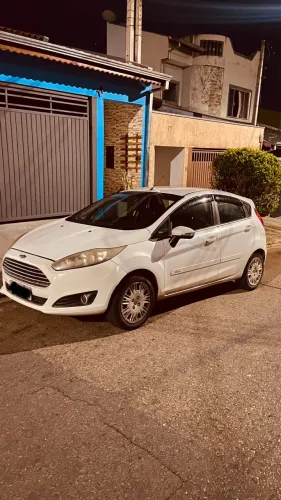 Ford Fiesta 1.5 16V Flex Mec. 5P 2015