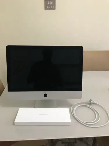 Vendo lindo iMac 2017 tela retina 4k 21?