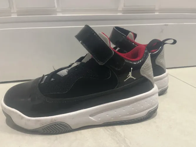 Tênis Nike jordan masculino infantil tamanho 32