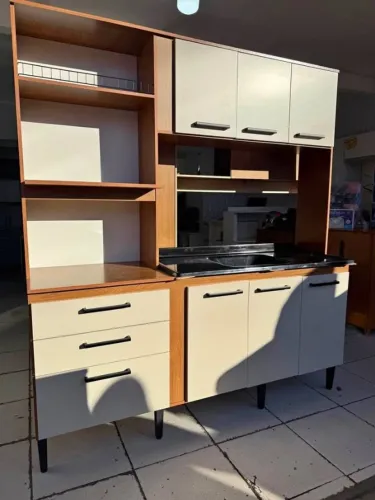 Cozinha Compacta com 7 Portas, 2 Gavetas TAMPO MARMORITE GRÁTIS