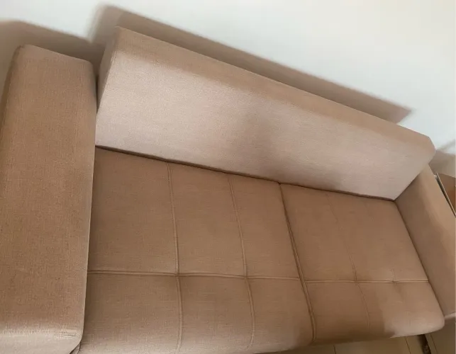 SOFÁ LAR SHOPPING DUAS DIVISÕES TRÊS LUGARES DUAS ALMOFADAS SOLTAS - oportunidade R$2.000