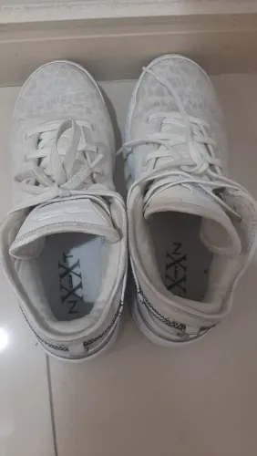 Tenis de basquete LeBron NXXT Branco