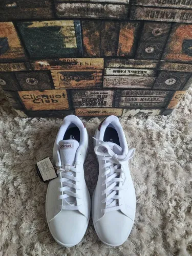 TAMANHO 44 TÊNIS ORIGINAL ADIDAS NOVO NA CAIXA