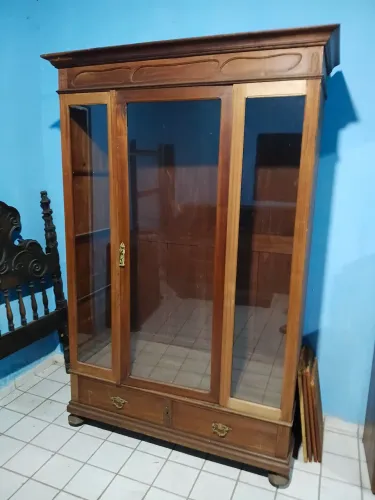 Cristaleira antiga