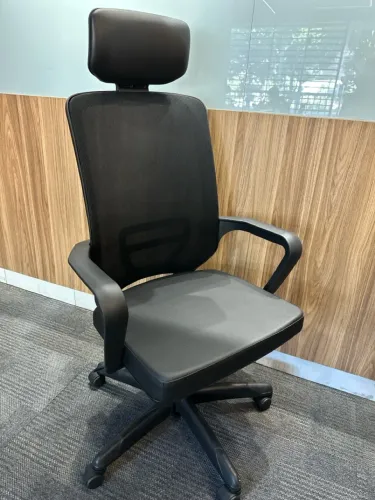 Cadeira ADRIX de Escritório Ergonômica com Encosto de Cabeça