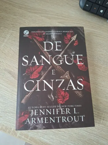 Livro De Sangue E Cinzas - Jennifer L. Armentrout - Ed. Galera