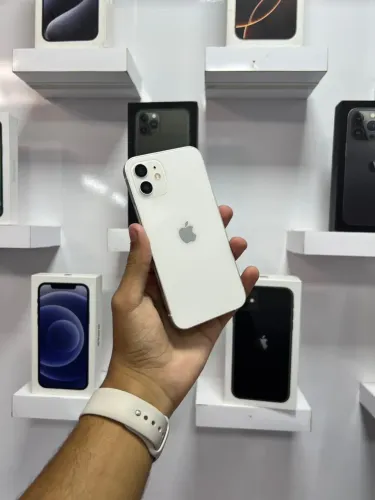 iPhone 12 Branco 64 gb - Tela e tampa trocada