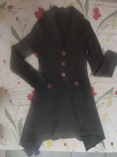 Casaco Feminino de Lã Cinza Elegante