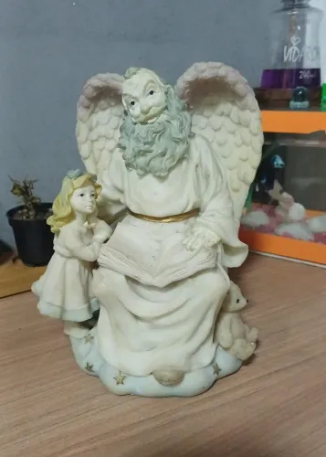 Estatueta de Porcelana de Anjo e Menina