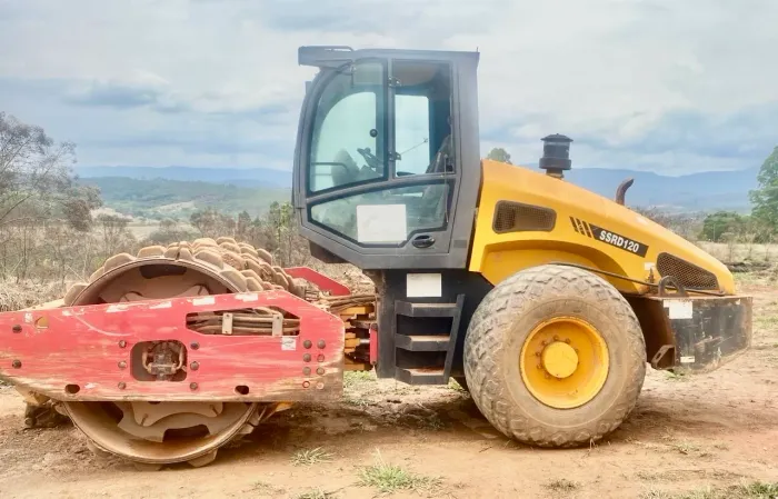 ROLO COMPACTADOR SANY SSRD120 - ANO 2014