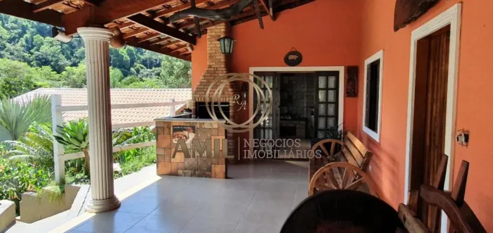Chácara Plana e Gramada, 4 dormitórios, Chalé, Piscina, Lago, 20.167m², Zona Norte SJC