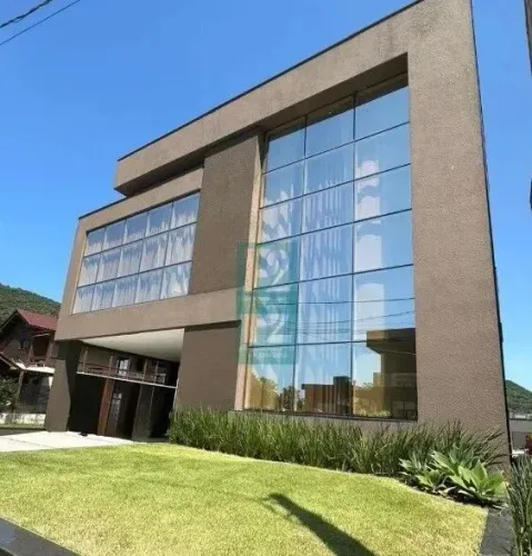 Casa Nova Alto Padrão em Condomínio Fechado em Bombinhas - SC