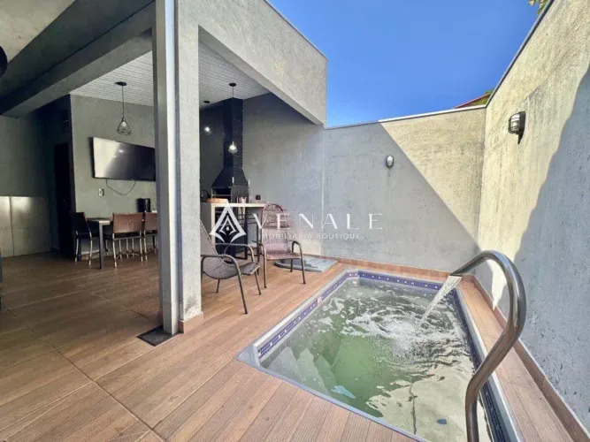 Casa à venda em Maringá, Conjunto Habitacional Hermann Moraes Barros, com 3 quartos, com 8