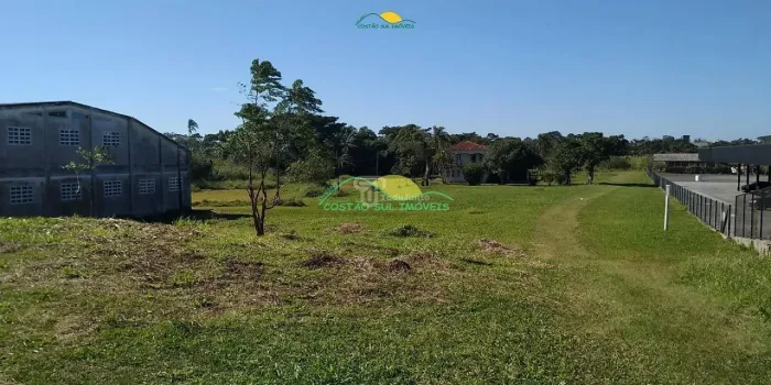 Terreno 20.400m², comercial e residencial, com 68 metros de frente para a Rodovia e a 900 