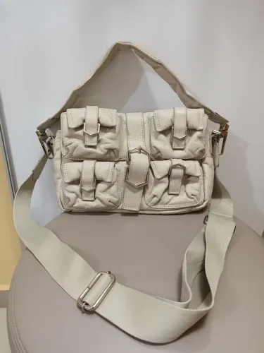 Bolsa tiracolo off white Arezzo