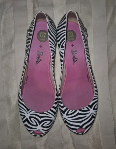 Melissa ultragirl 37 zebra + Barbie