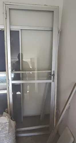 Porta e Janela de Vidros para sacada/cozinha e etc..