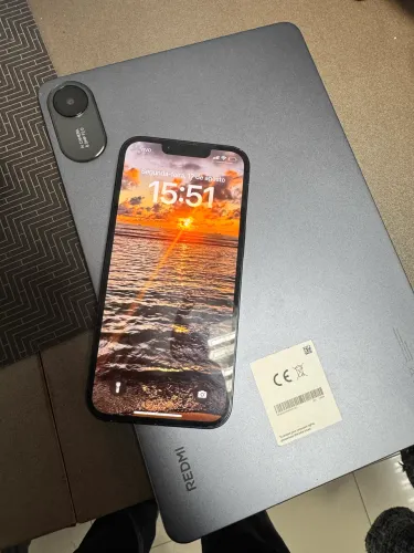 Troco iPhone 13 (semi novo) e redmi pad 2 (novo) por iPhone 15 pro ou superior