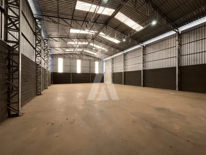 Galpão no bairro Corveta com 550 m².